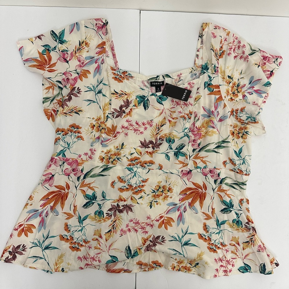 NWT Torrid size 3 peplum Challis sweetheart flutter sleeve blouse - Picture 3 of 12